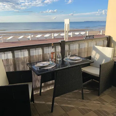 Grand Studio Pour 4 Face A La Mer Villers-sur-Mer Exterior photo